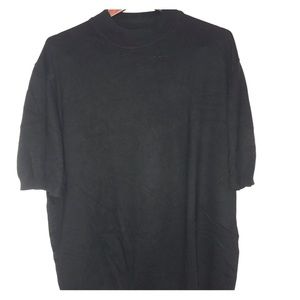 Neiman Marcus Large Short Sleeve Crewneck Sweater